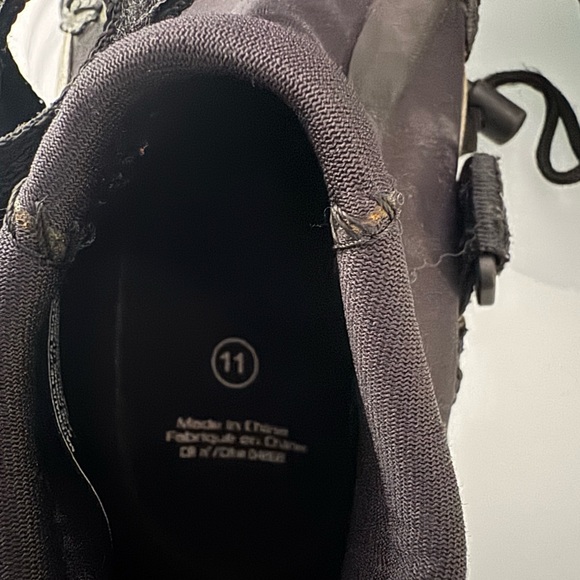 Black water Shoes - Picture 4 of 7